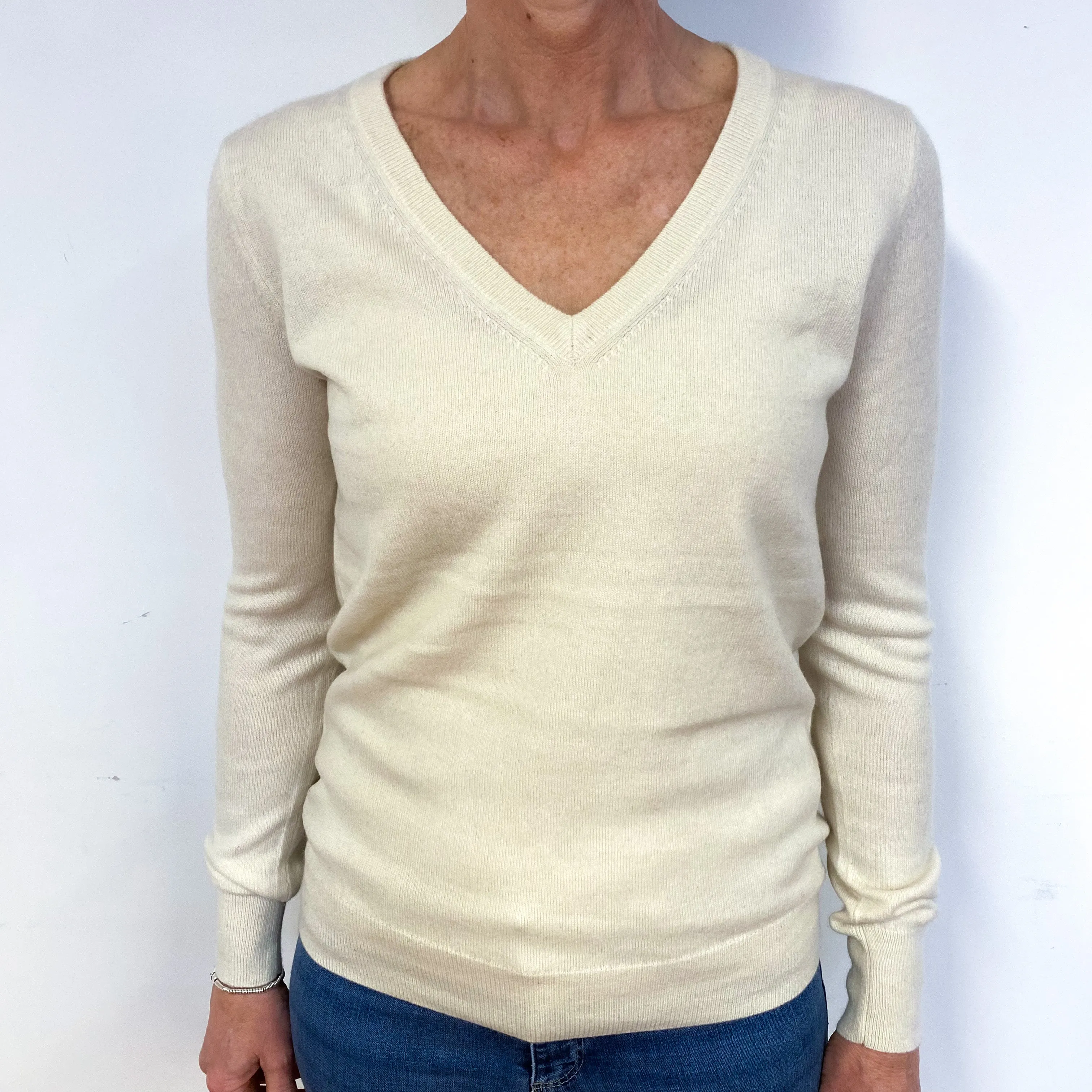 Clotted Cream Cashmere V-Neck Jumper Medium