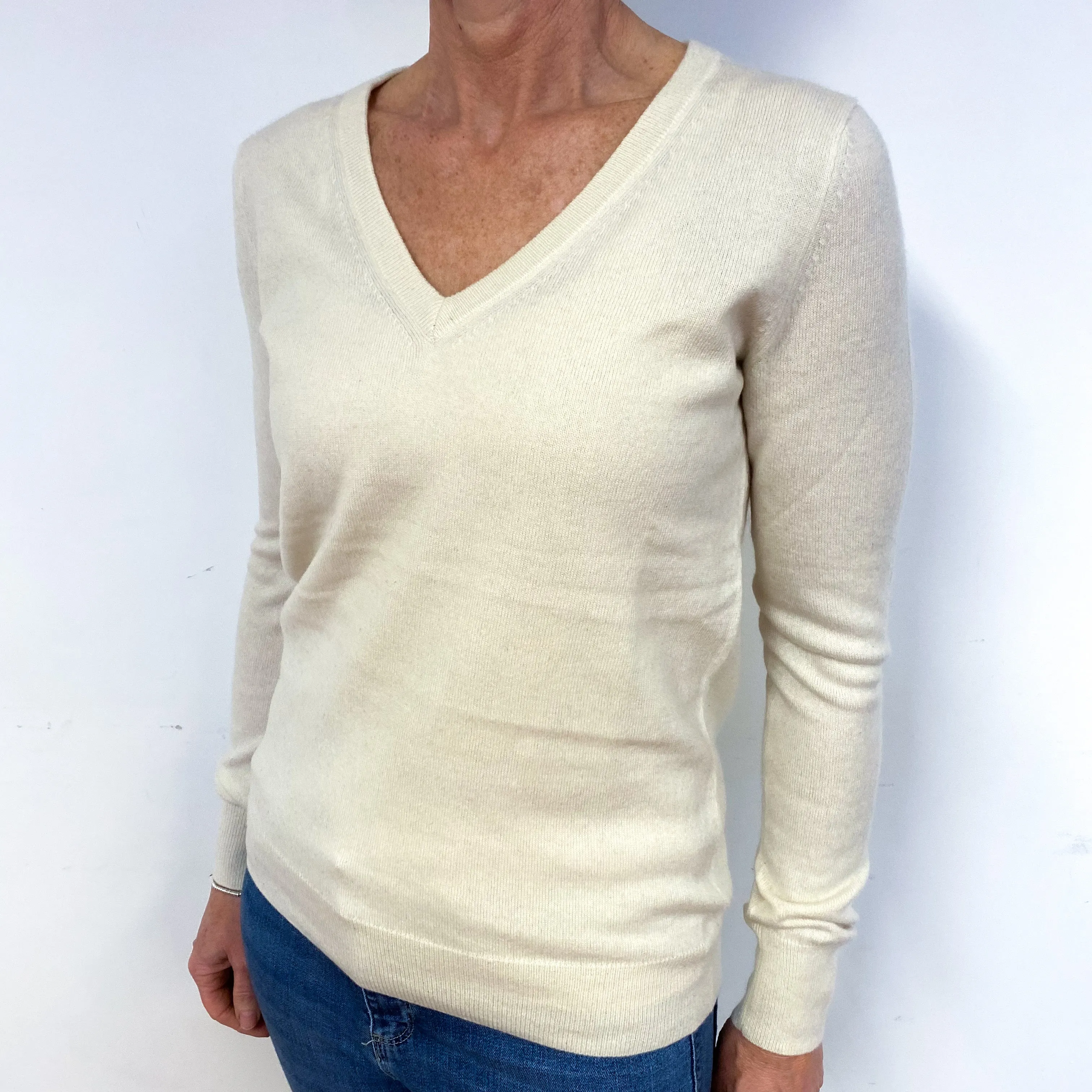 Clotted Cream Cashmere V-Neck Jumper Medium