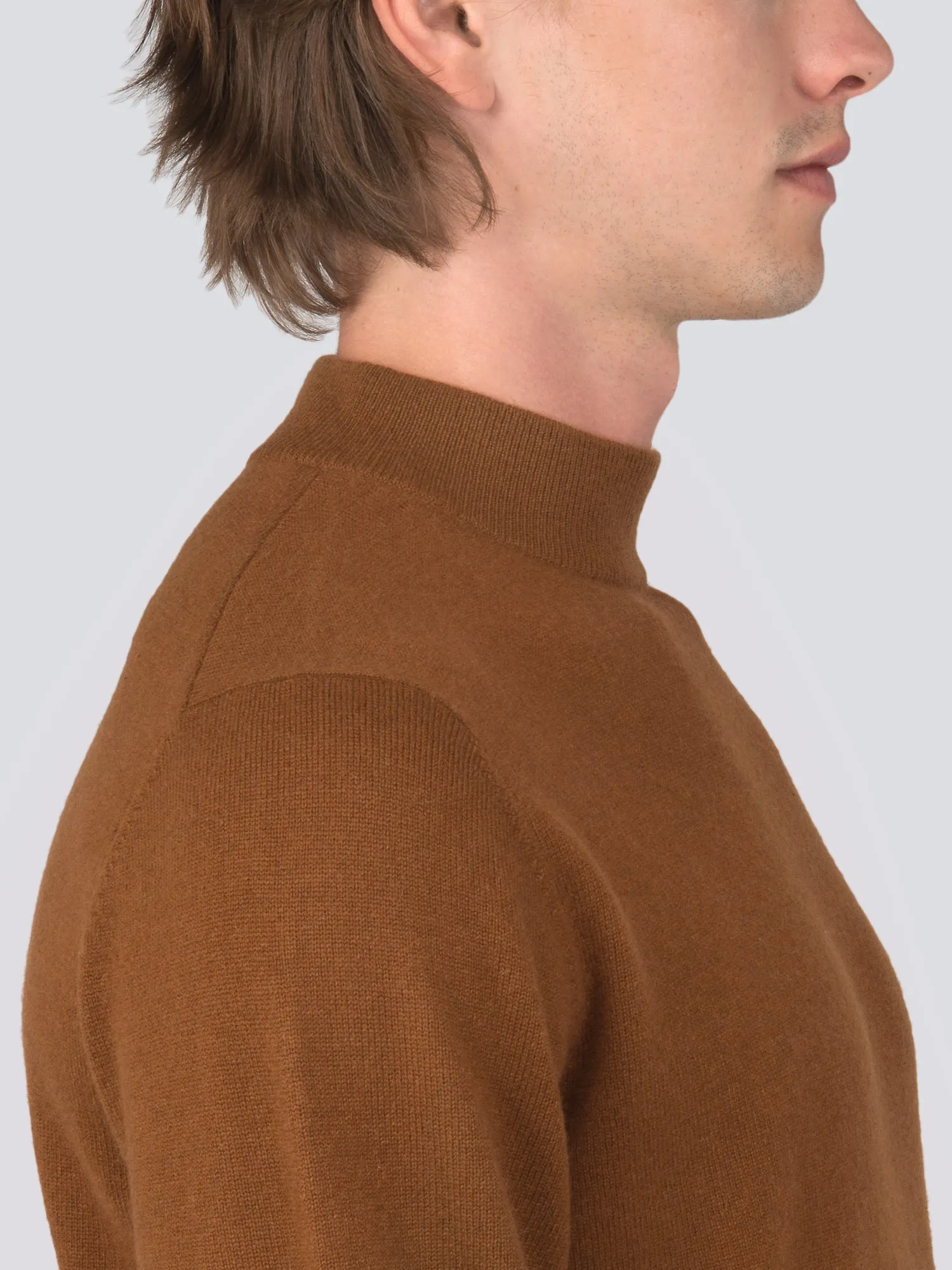 Men Mockneck Sweater_Deep Camel