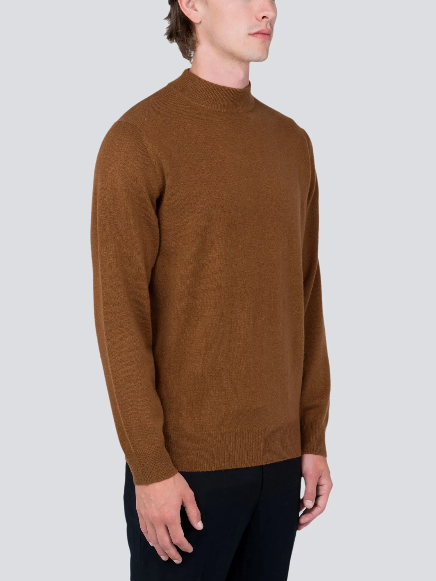 Men Mockneck Sweater_Deep Camel