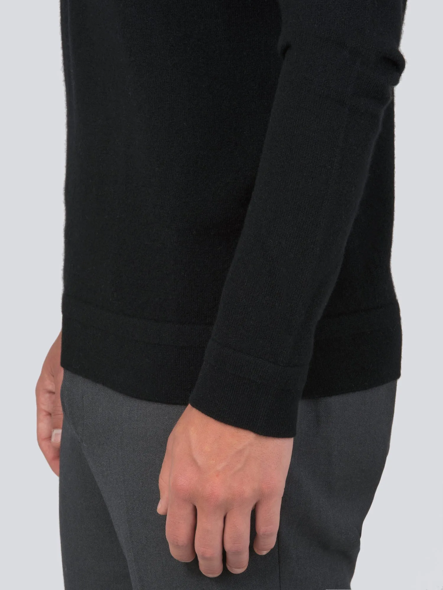 Men V Neck Sweater_Black