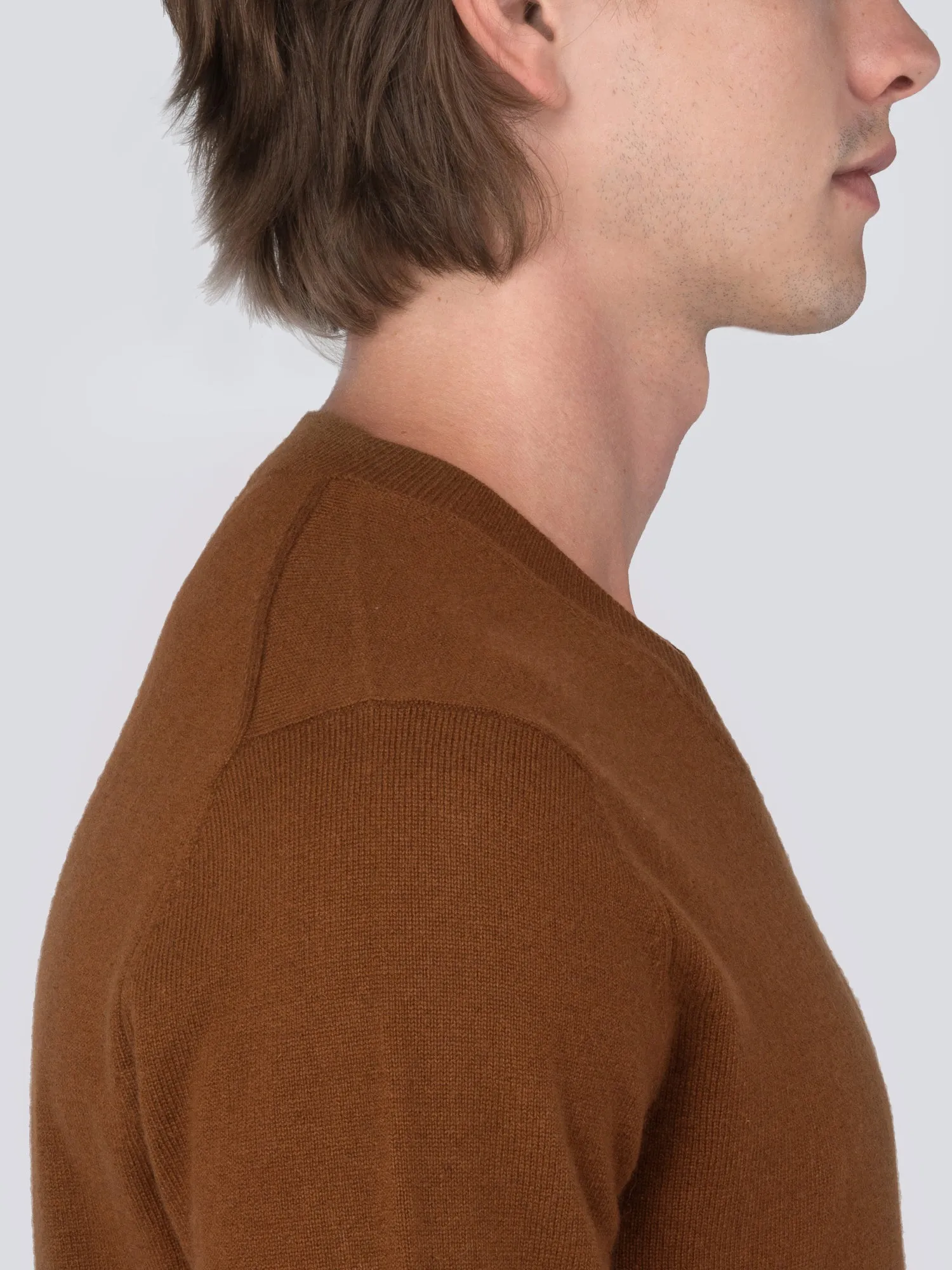 Men V Neck Sweater_Deep Camel